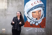 Художница из Татарстана создала в Сербии мурал в честь Юрия Гагарина
